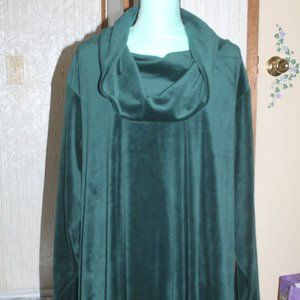 Wtag: Cathrines: Crowl Neck Forest Green Shirt